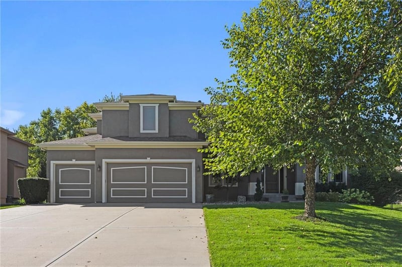 10513 169th St, Overland Park, KS 66221