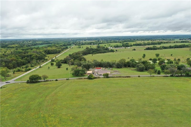 32035 W 327 St, Paola, KS 66071