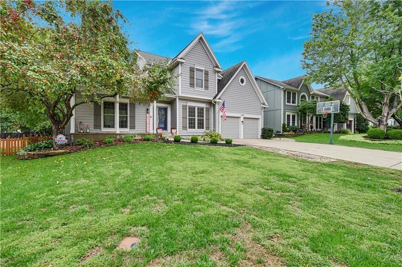 15809 Ash Ln, Overland Park, KS 66224