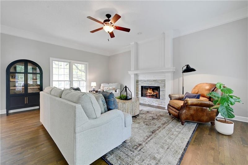 15809 Ash Ln, Overland Park, KS 66224