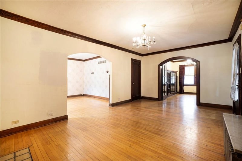 4950 Blue Ridge Blvd, Kansas City, MO 64133