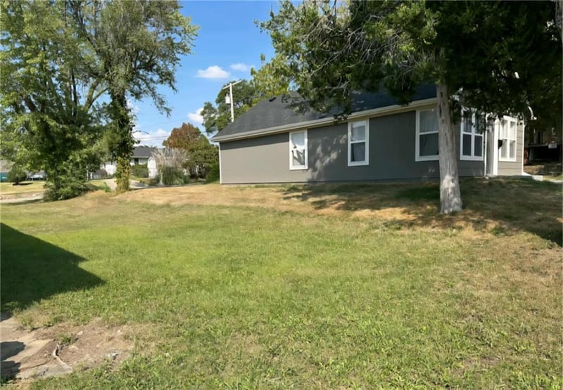 2403 Lafayette St, St Joseph, MO 64507
