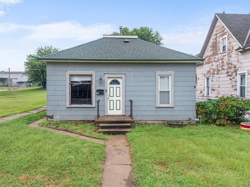 118 Alabama St, St Joseph, MO 64504