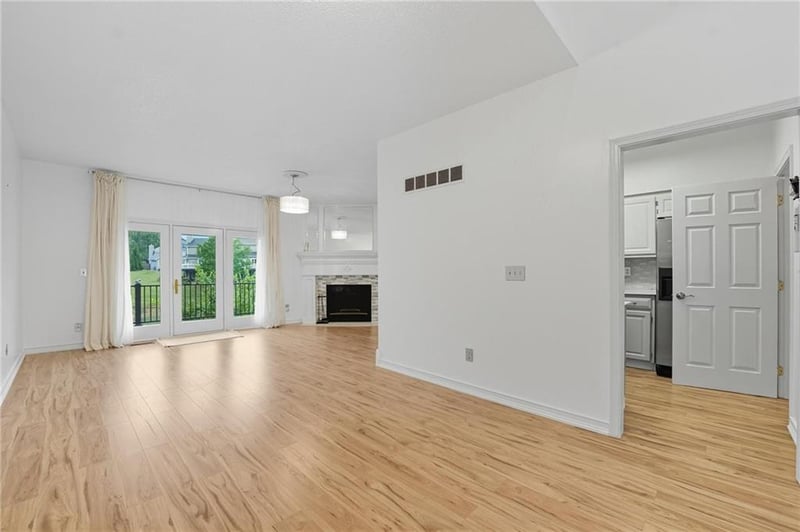 8218 Bradford Ct, Kansas City, MO 64151