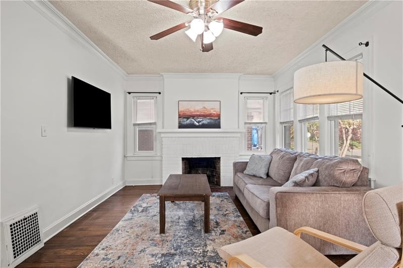 603 62nd St, Kansas City, MO 64110