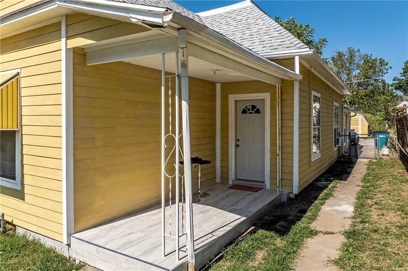 205 Kansas Ave, St Joseph, MO 64504