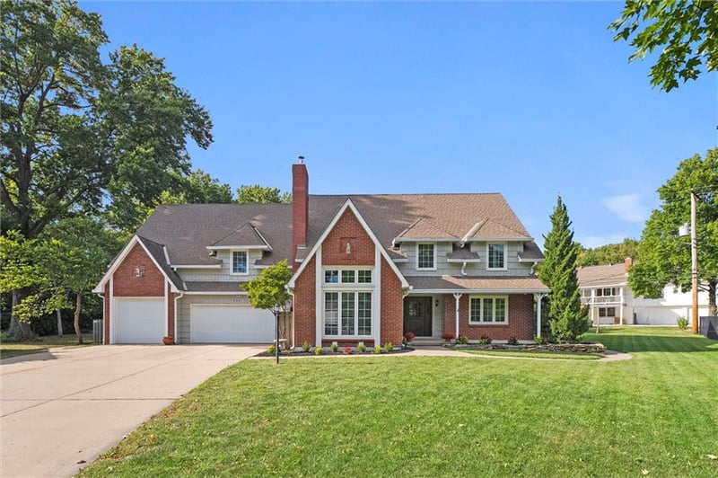 606 E 117th Ter, Kansas City, MO 64131