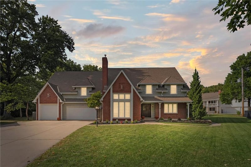 606 E 117th Ter, Kansas City, MO 64131