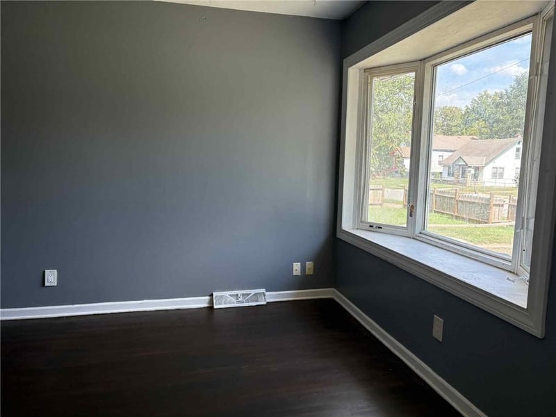 7040 Agnes Ave, Kansas City, MO 64132