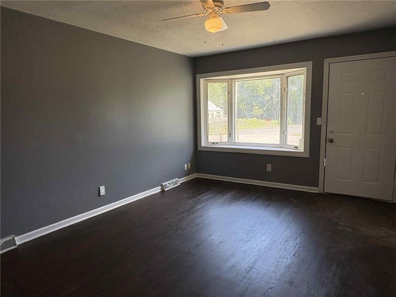 7040 Agnes Ave, Kansas City, MO 64132