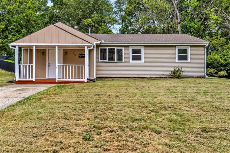 810 62nd St, Gladstone, MO 64118
