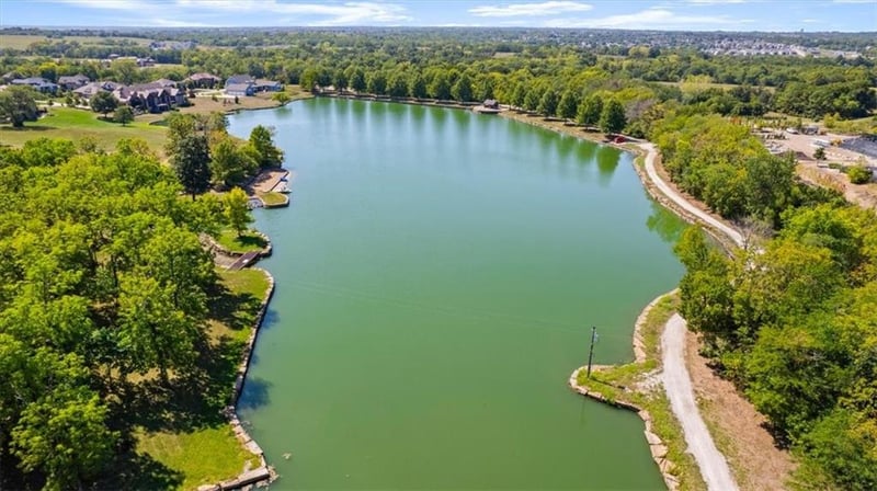 10700 106th Ter, Kansas City, MO 64157