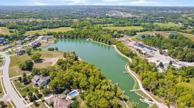 10700 106th Ter, Kansas City, MO 64157