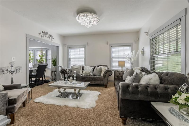 135 Elmwood Ave, Kansas City, MO 64123