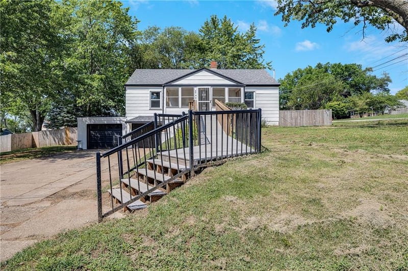 4000 Crescent Ave, Kansas City, MO 64133