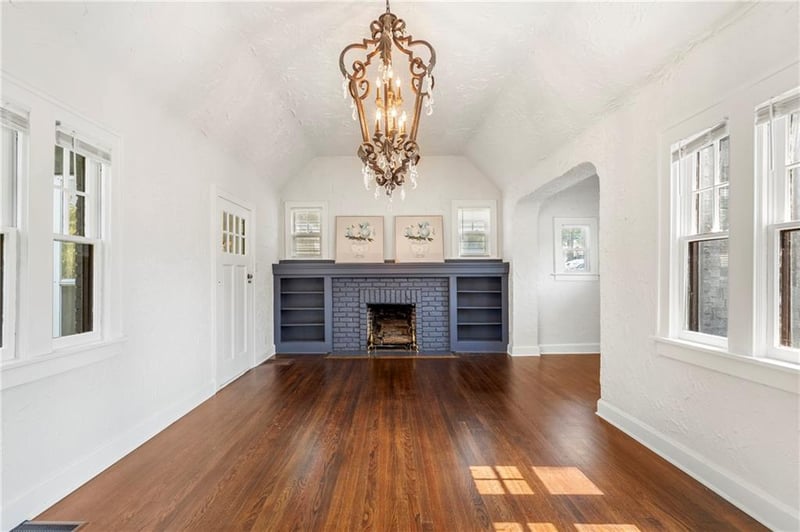 2118 Tauromee Ave, Kansas City, KS 66102