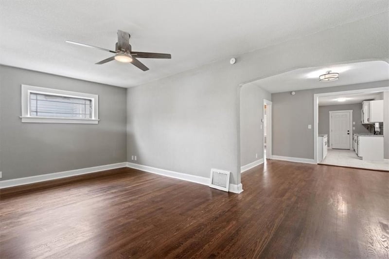 2241 68th St, Kansas City, MO 64132