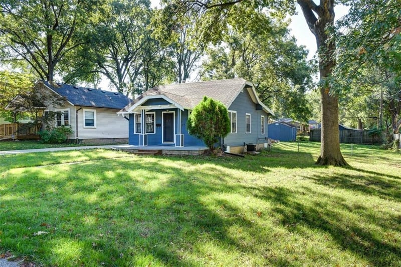 11 80th Ter, Kansas City, MO 64114