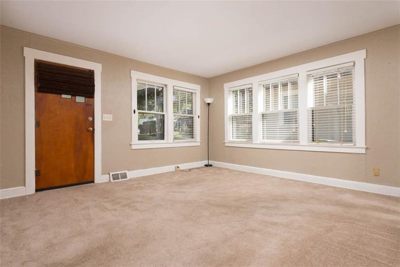 11 80th Ter, Kansas City, MO 64114