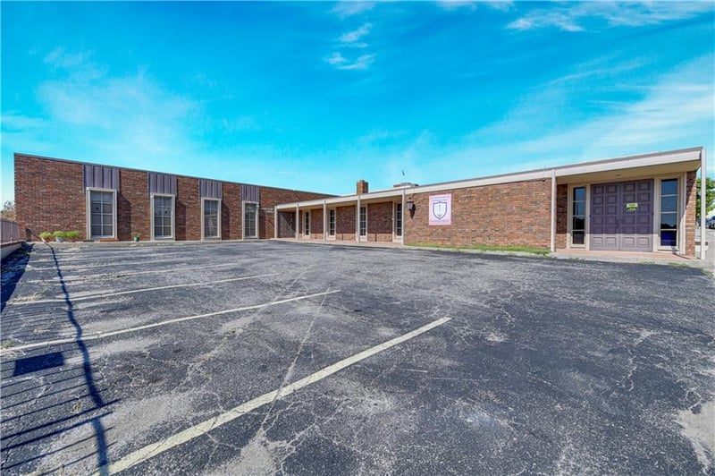 120 S Liberty St, Independence, MO 64050