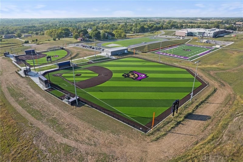 10213 Countryside Dr, Kansas City, KS 66109