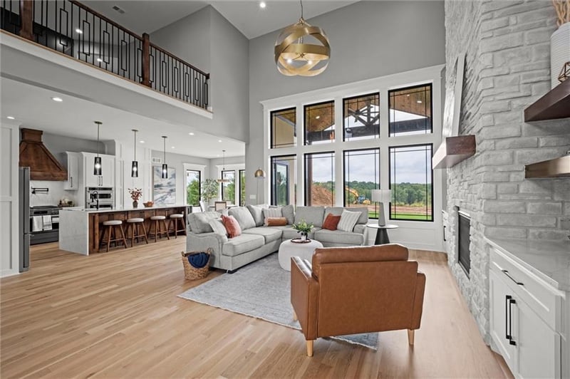 10213 Countryside Dr, Kansas City, KS 66109