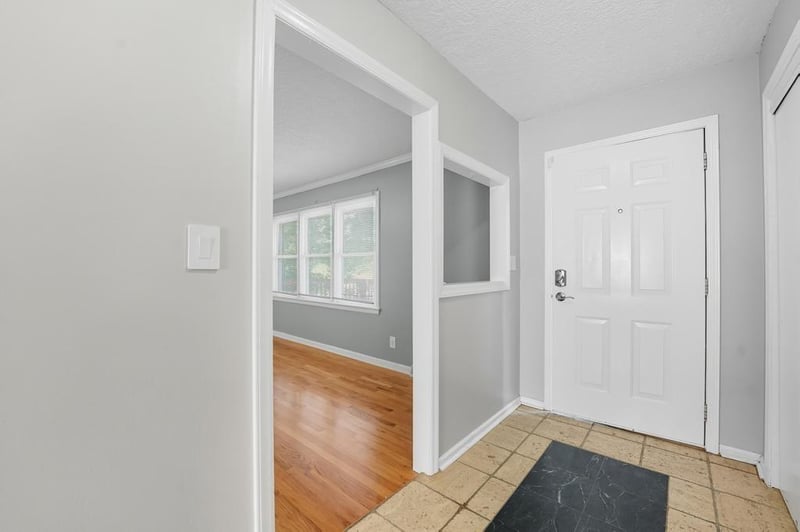 705 Chipman Rd, Lee's Summit, MO 64063