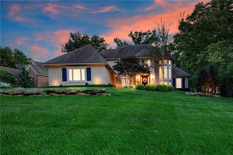 16849 S Highland Ridge Dr, Loch Lloyd, MO 64012