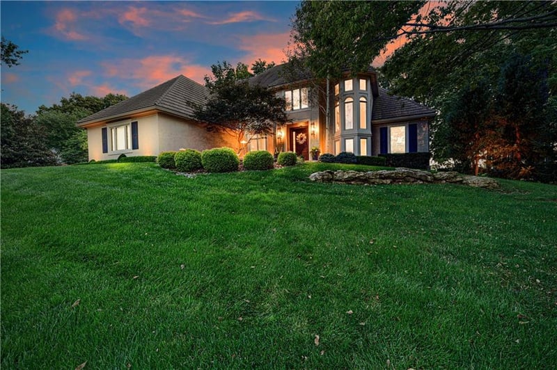 16849 S Highland Ridge Dr, Loch Lloyd, MO 64012