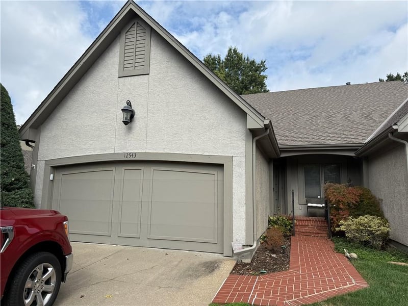 12543 Glenwood St, Overland Park, KS 66209