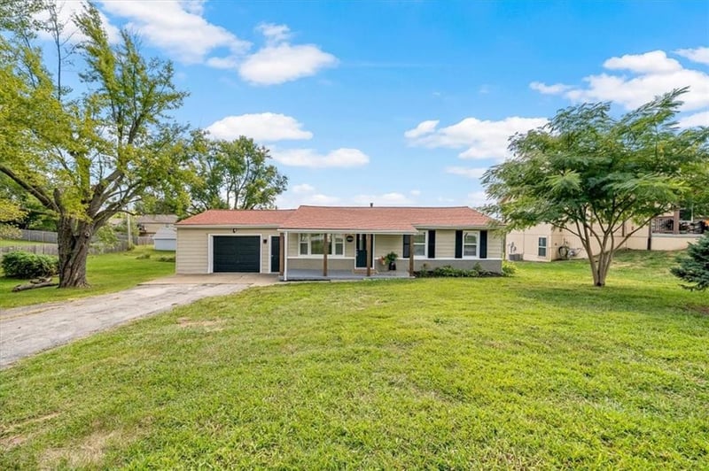 3503 NE 85th St, Kansas City, MO 64156