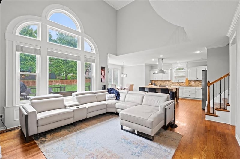 14605 Carter St, Overland Park, KS 66221