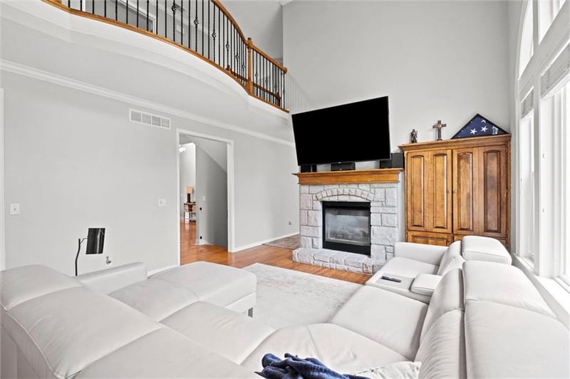 14605 Carter St, Overland Park, KS 66221