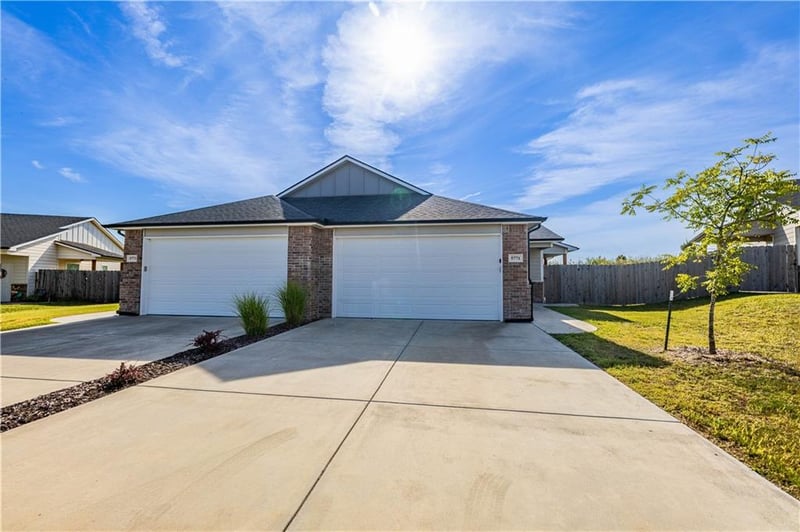 5771 E Bristol St, Wichita, KS 67220