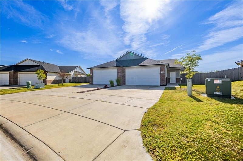 5771 E Bristol St, Wichita, KS 67220