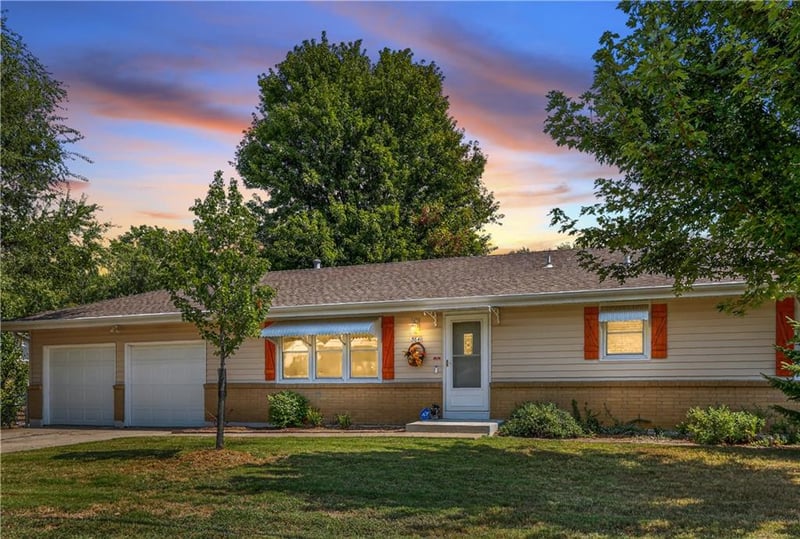 3641 Prather Rd, Kansas City, MO 64116