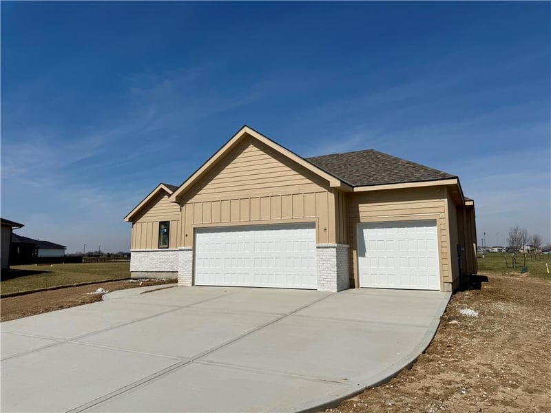 16848 Norton St, Olathe, KS 66062