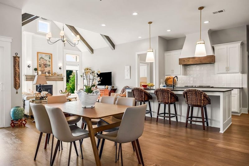 13401 174th Pl, Overland Park, KS 66221