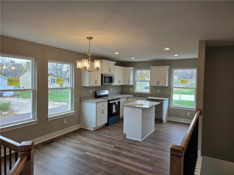 515 Smith St, Spring Hill, KS 66083