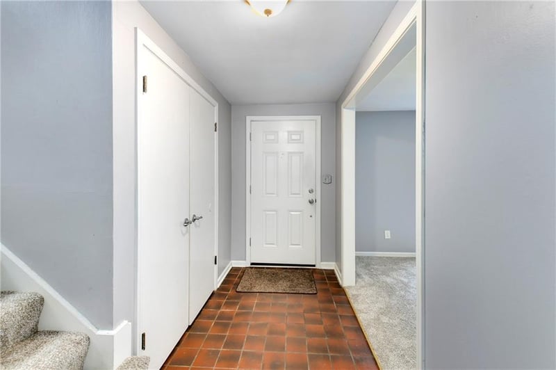 9831 Carter Dr, Overland Park, KS 66212