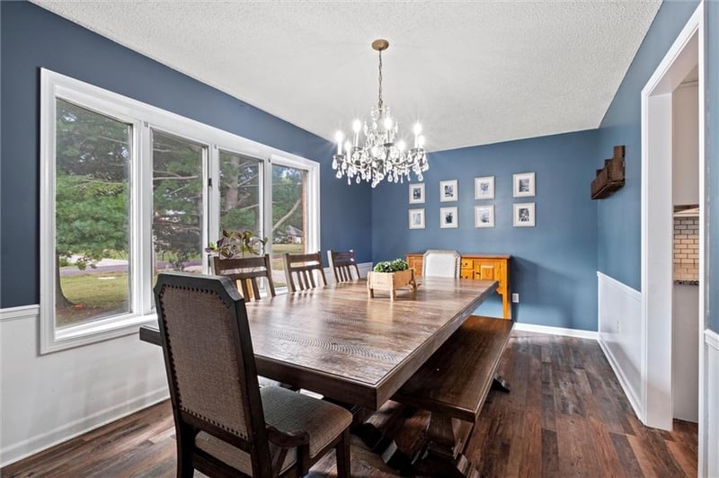 10690 W 170th Ter, Overland Park, KS 66221
