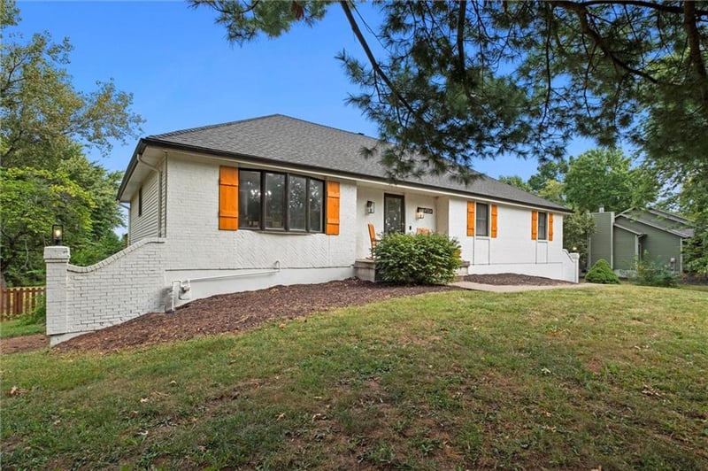10690 W 170th Ter, Overland Park, KS 66221