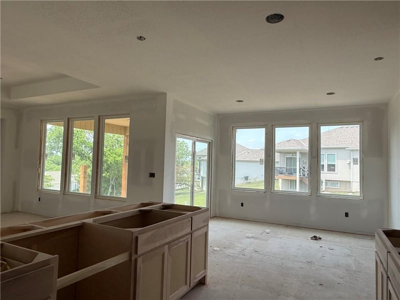 31538 86th St, De Soto, KS 66018