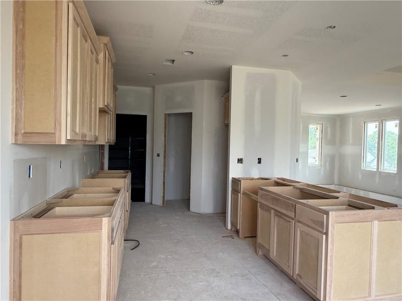31538 86th St, De Soto, KS 66018