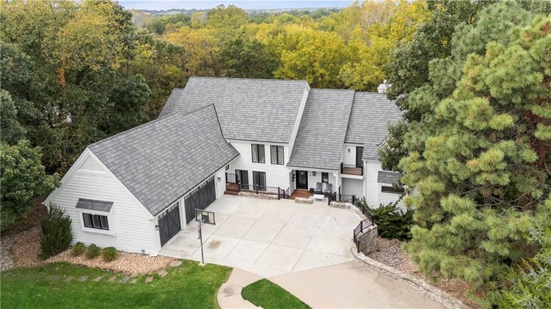 12108 Catalina St, Leawood, KS 66209