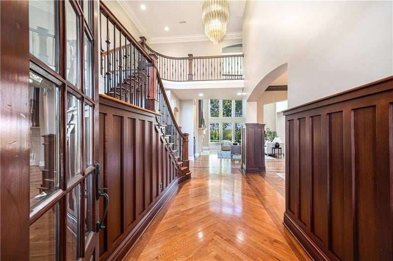 6420 N National Dr, Parkville, MO 64152