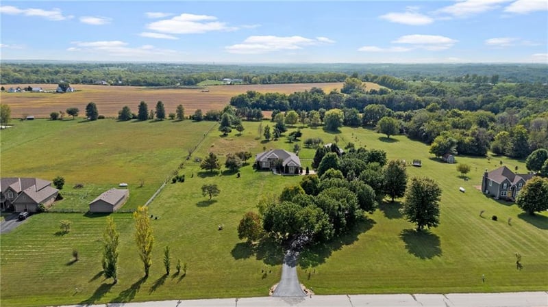35001 E Stringtown Rd, Lone Jack, MO 64070