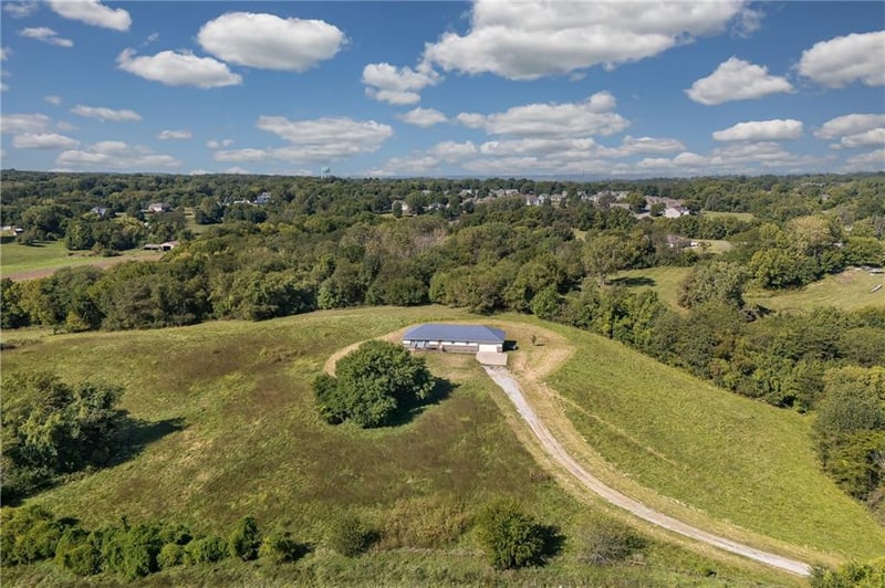 2930 Mason Rd, St Joseph, MO 64507
