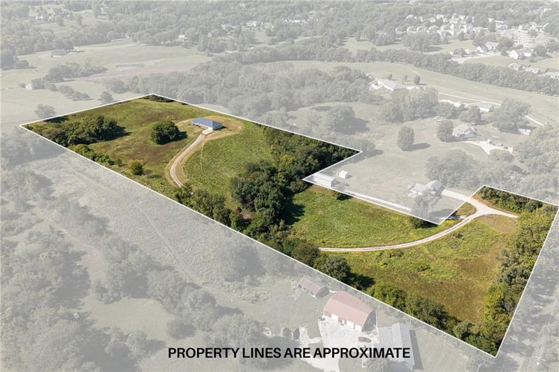 2930 Mason Rd, St Joseph, MO 64507