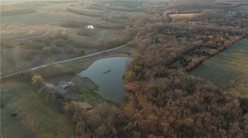 5783 Union Rd, Mclouth, KS 66054